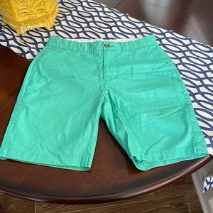 Teal chino Tailorbyrd mens shorts, size 30.